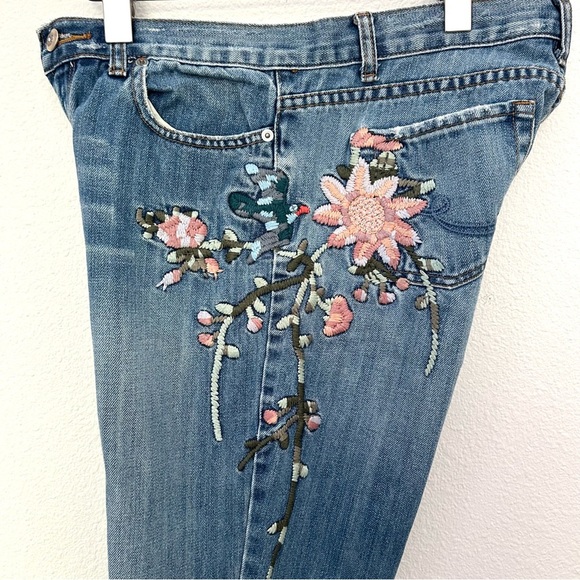 Embroidered Flare Jeans Denim Pant High Rise Floral Bird Festival Blue Size 6 - Picture 2 of 14